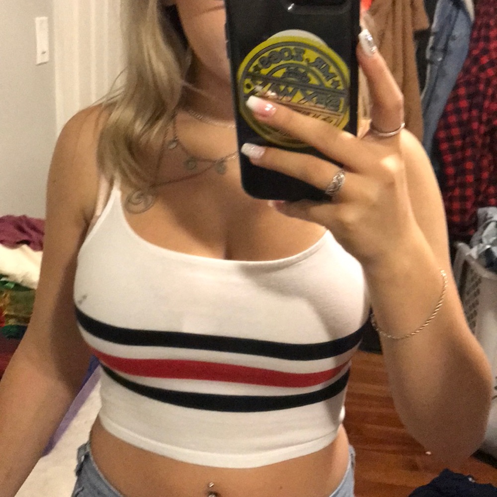 white crop from F21